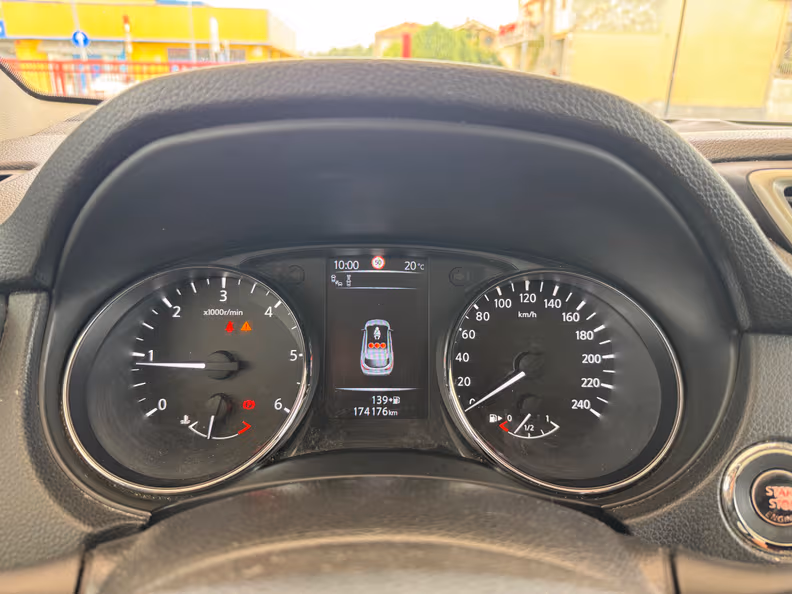 Nissan Qashqai - 12