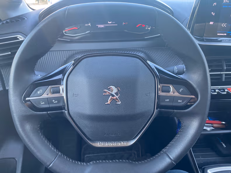 Peugeot 208 - 26