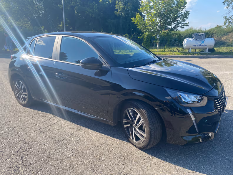 Peugeot 208 - 2