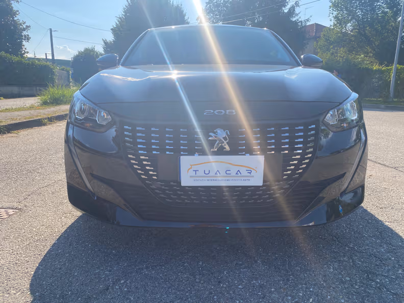 Peugeot 208 - 5