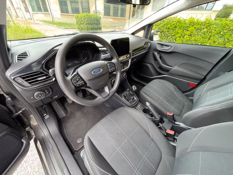 Ford Fiesta - 25