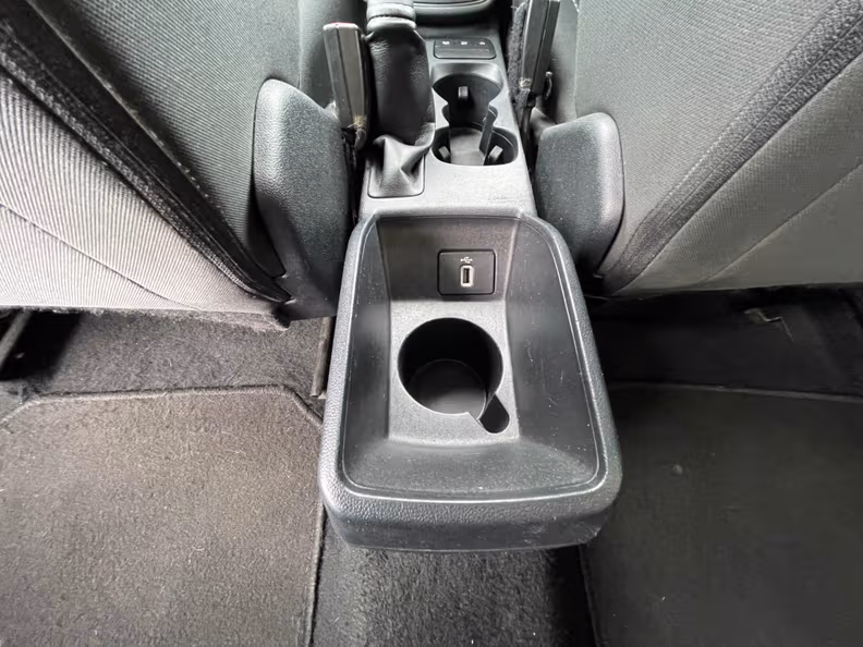 Ford Fiesta - 32