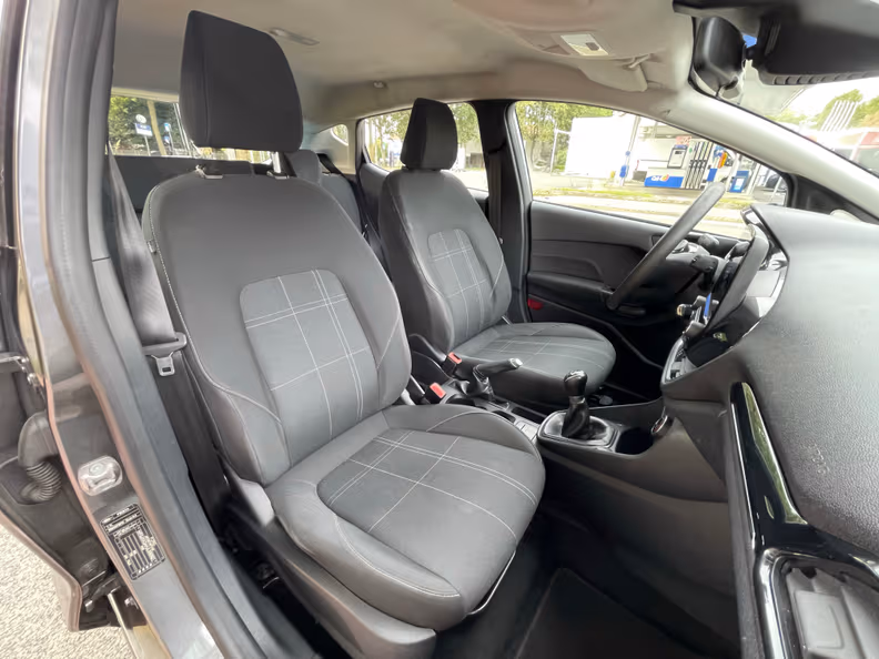 Ford Fiesta - 35