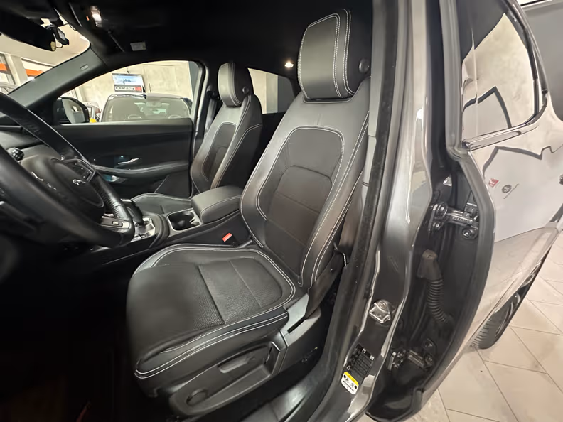 Jaguar E-Pace - 10