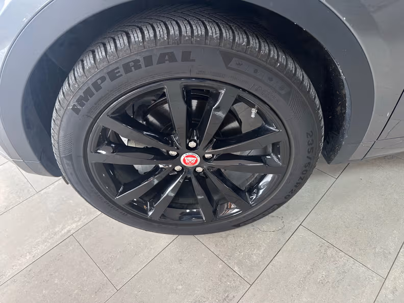 Jaguar E-Pace - 13