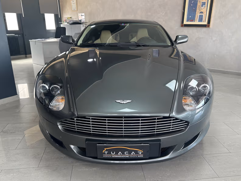 Aston Martin DB9 - 2