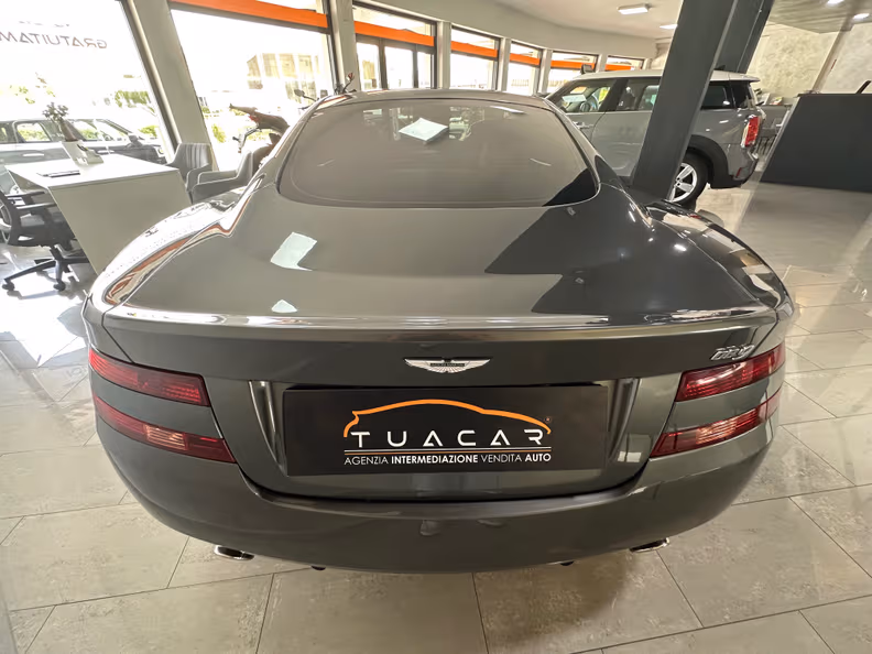 Aston Martin DB9 - 6