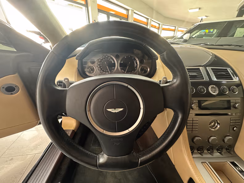 Aston Martin DB9 - 11