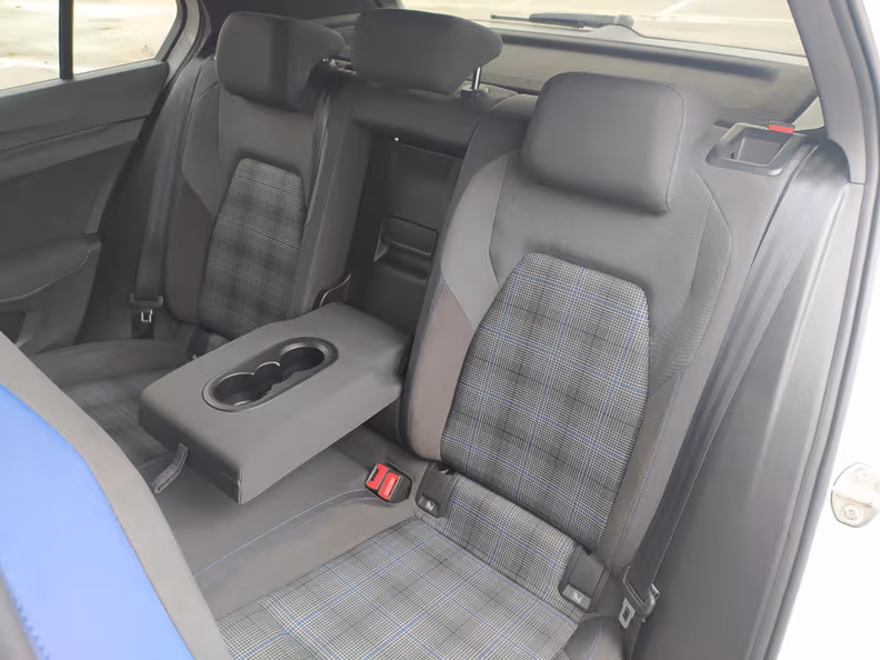 Volkswagen Golf - 10