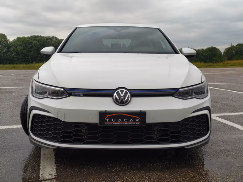 Volkswagen Golf - 2