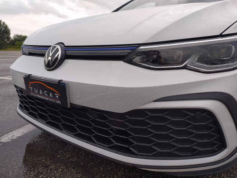 Volkswagen Golf - 16