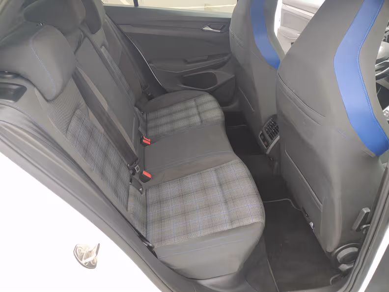 Volkswagen Golf - 42