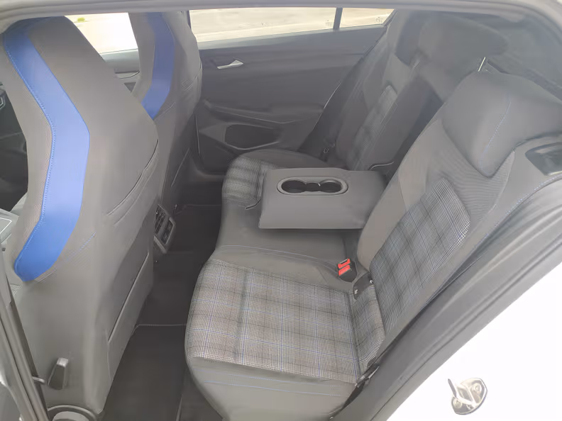 Volkswagen Golf - 46