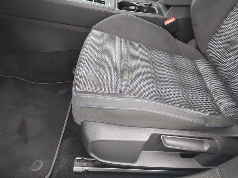 Volkswagen Golf - 35