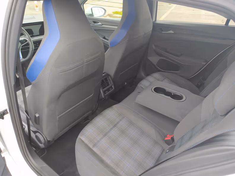 Volkswagen Golf - 47