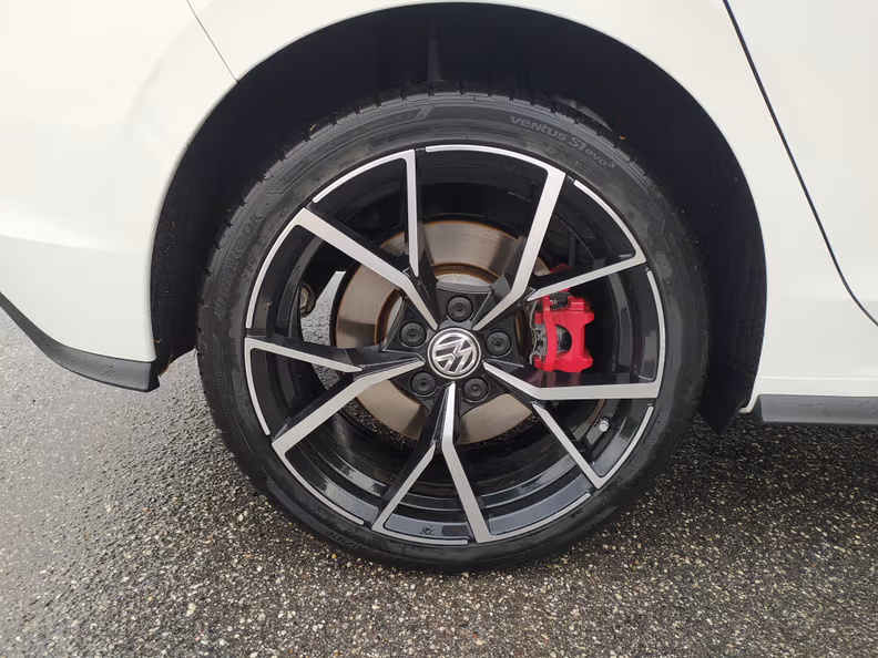 Volkswagen Golf - 25