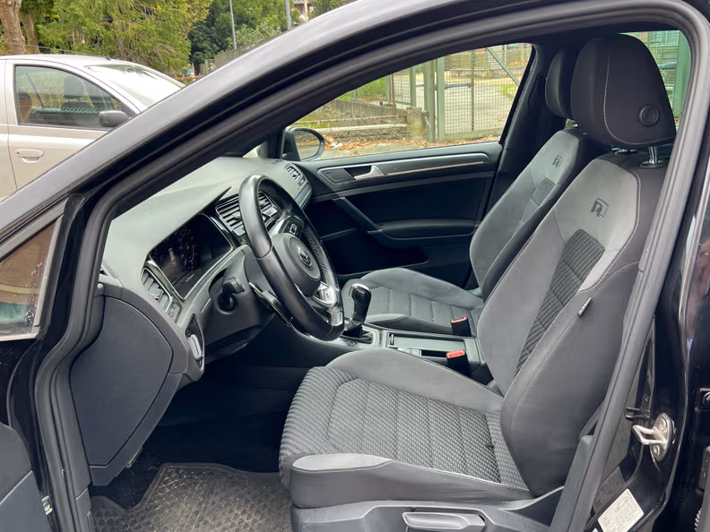 Volkswagen Golf - 29