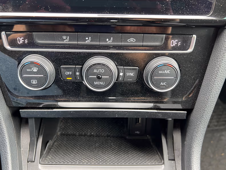 Volkswagen Golf - 14