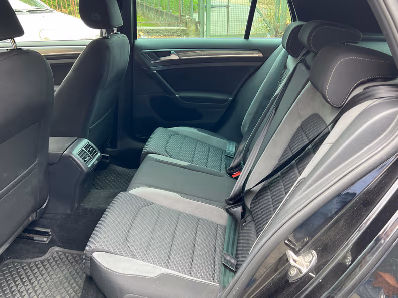 Volkswagen Golf - 31