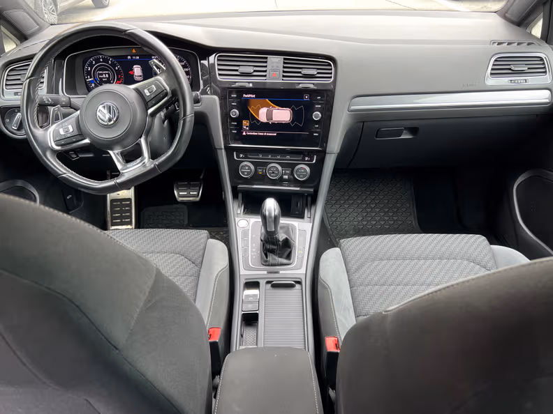 Volkswagen Golf - 17