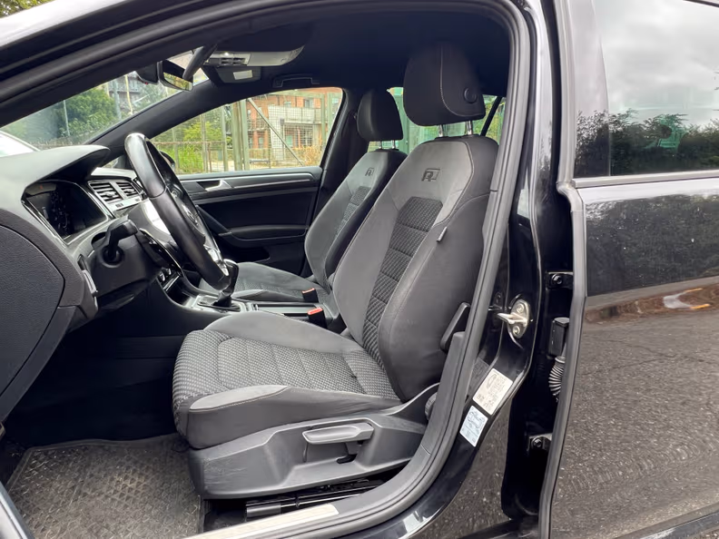 Volkswagen Golf - 30