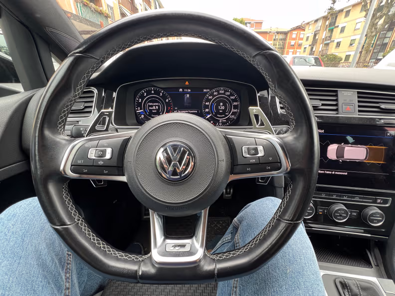 Volkswagen Golf - 15