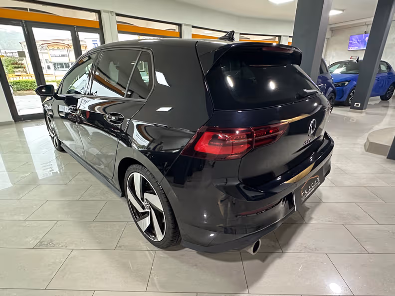 Volkswagen Golf - 3