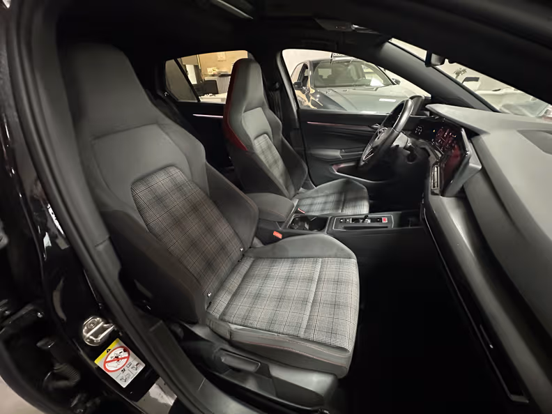 Volkswagen Golf - 14