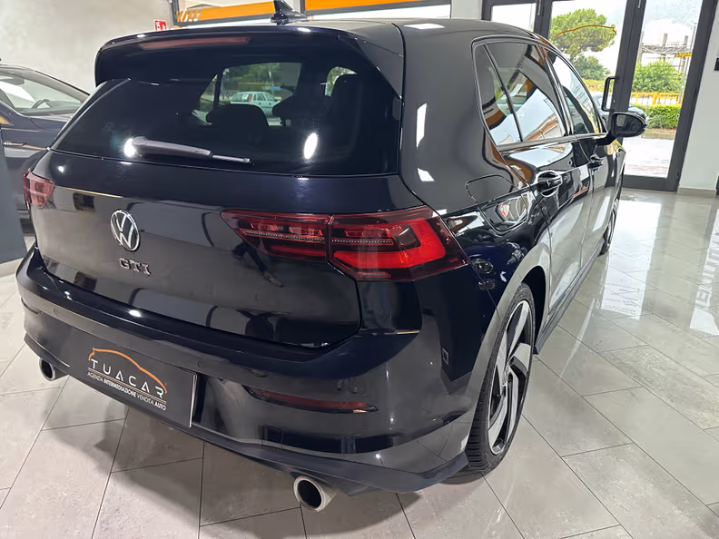 Volkswagen Golf - 5