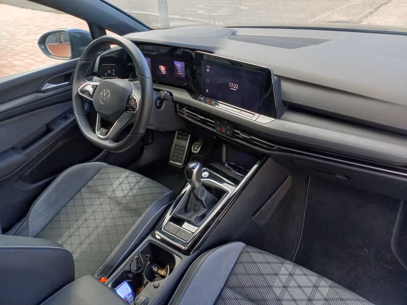 Volkswagen Golf - 33