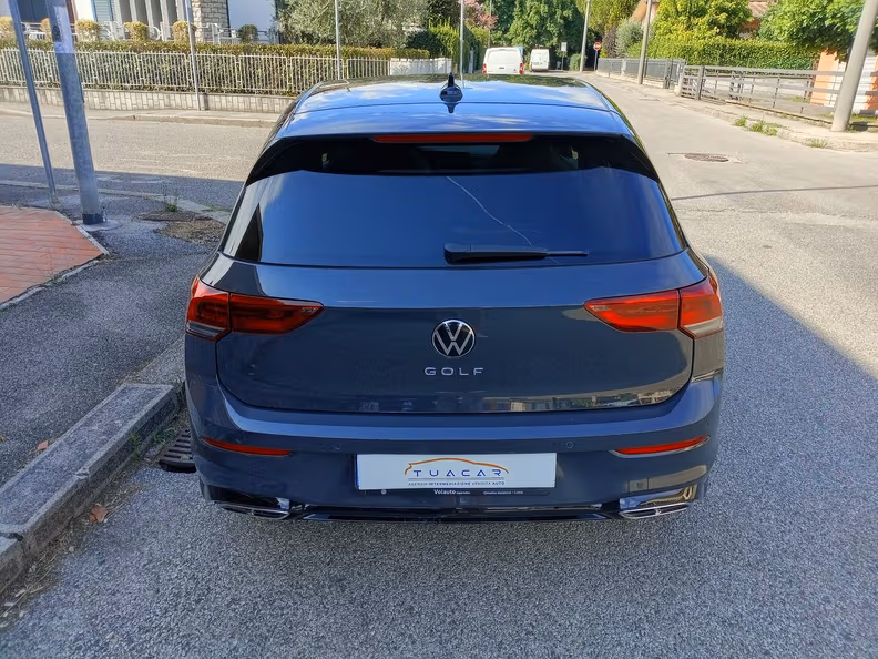 Volkswagen Golf - 6