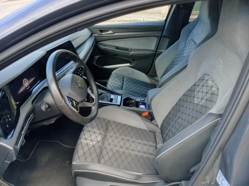 Volkswagen Golf - 18