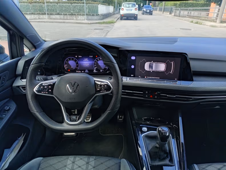 Volkswagen Golf - 22