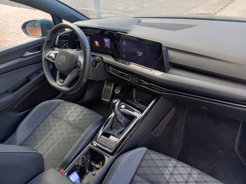Volkswagen Golf - 36