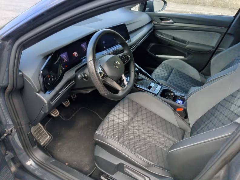 Volkswagen Golf - 39