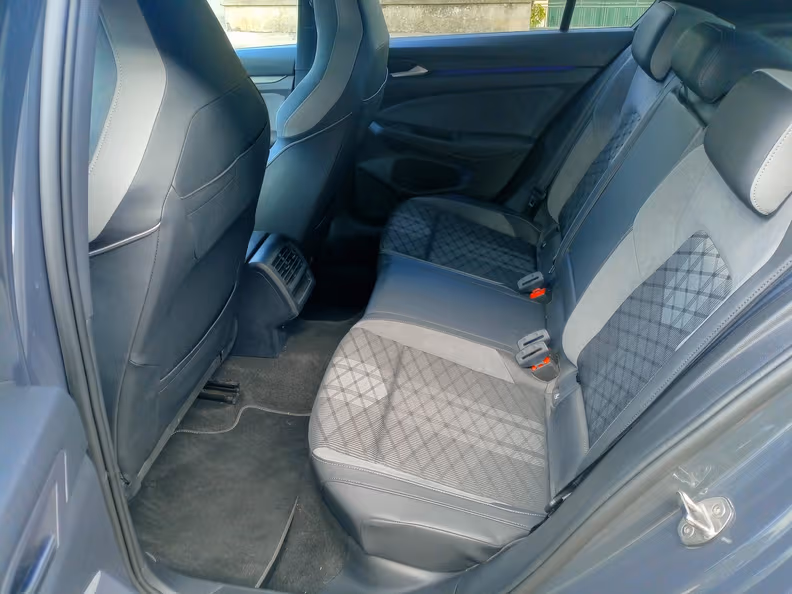 Volkswagen Golf - 41
