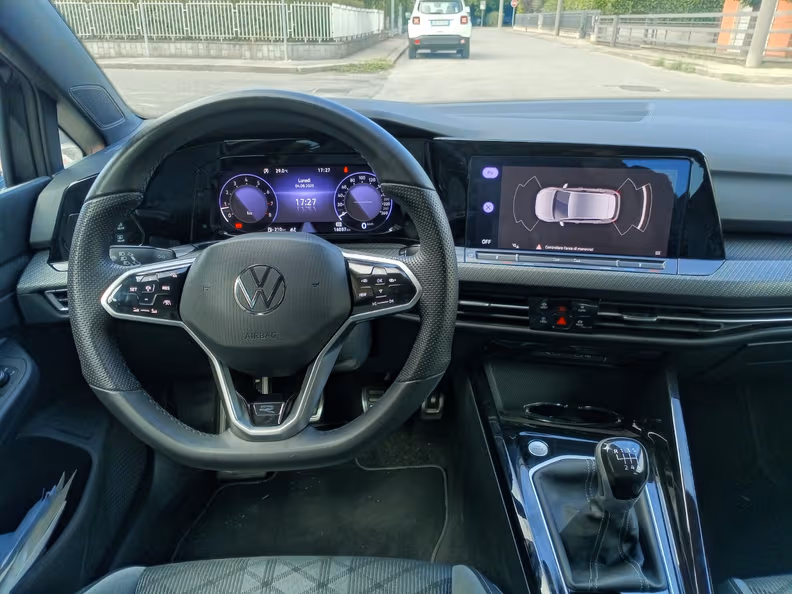 Volkswagen Golf - 23