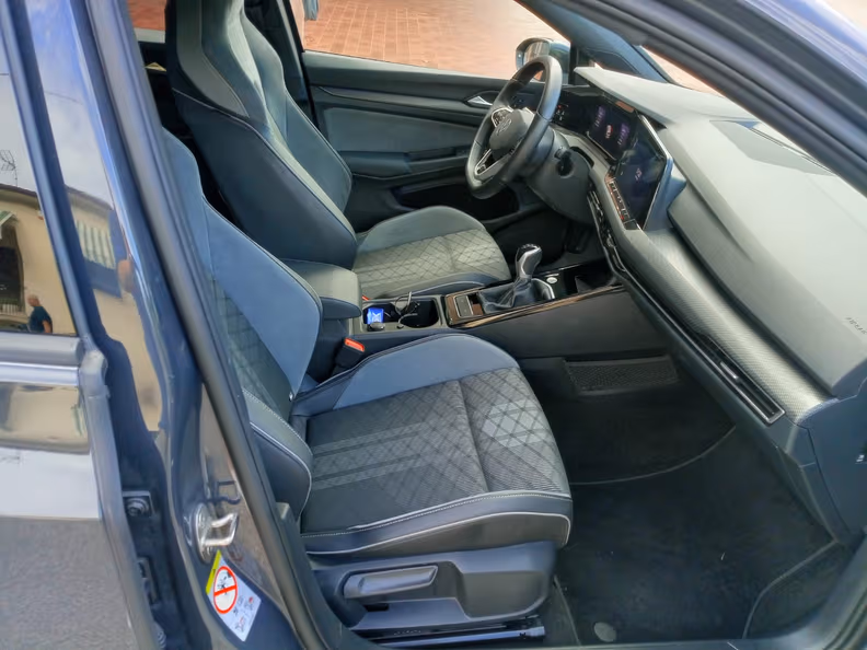 Volkswagen Golf - 35