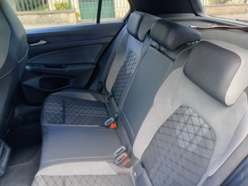 Volkswagen Golf - 40