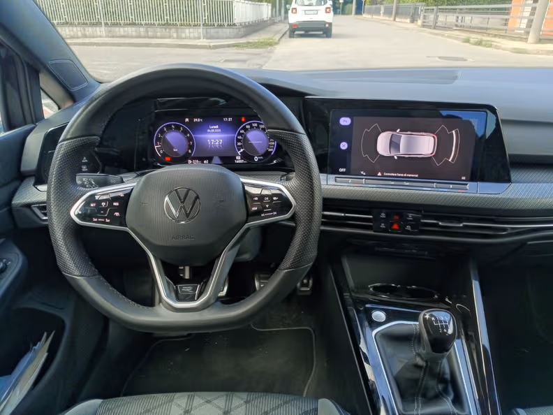 Volkswagen Golf - 24