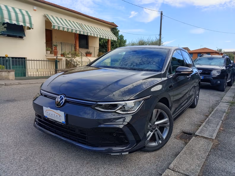Volkswagen Golf - 1