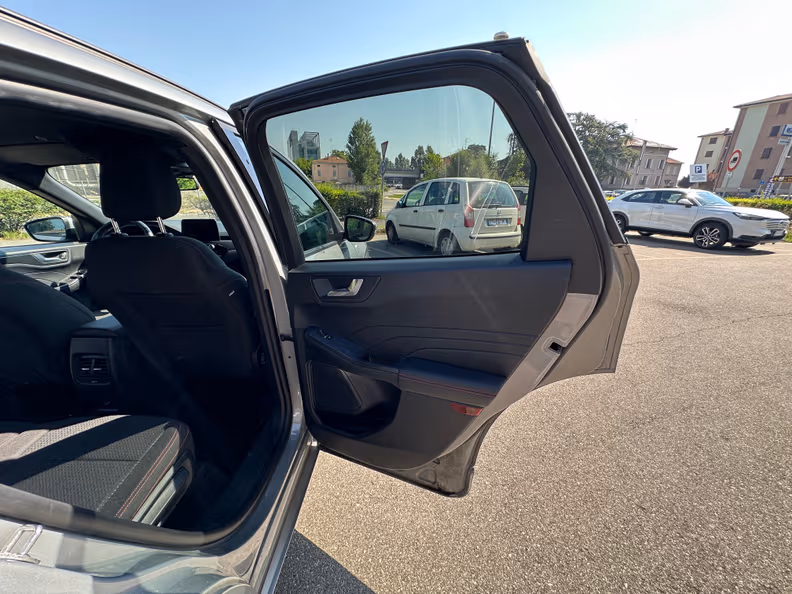 Ford Kuga - 27