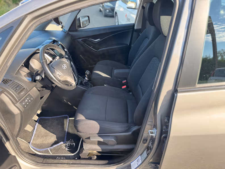 Hyundai ix20 - 19