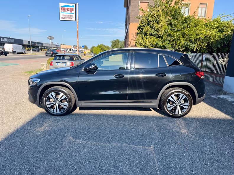 Mercedes-Benz GLA-Class - 2