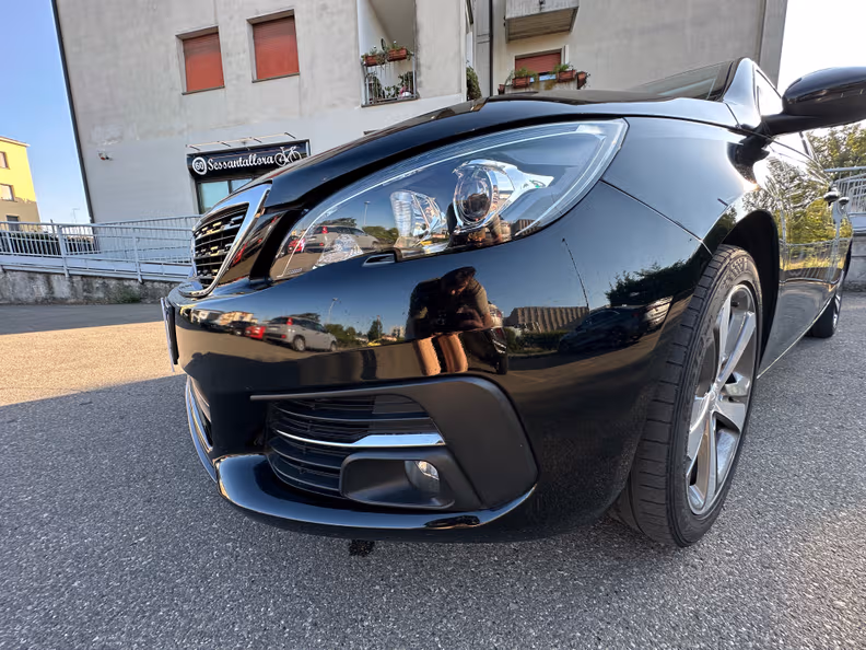 Peugeot 308 - 8