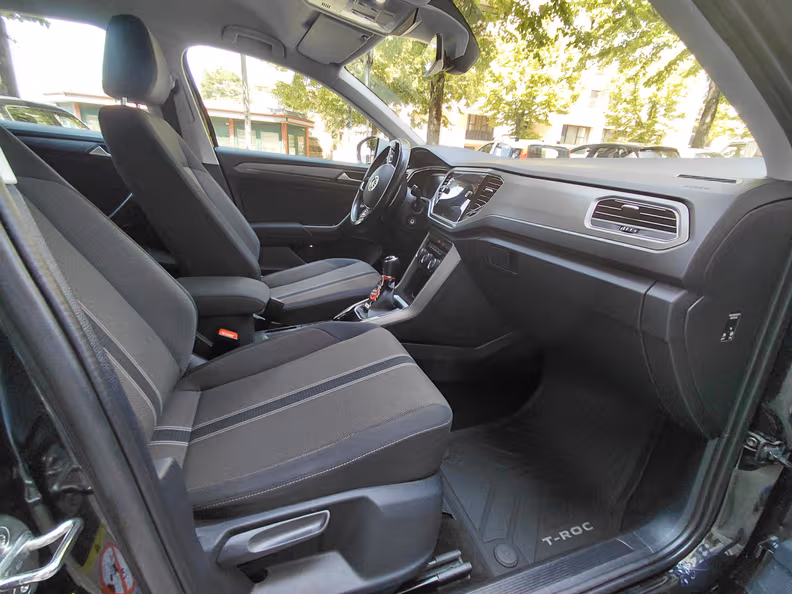 Volkswagen T-ROC - 12