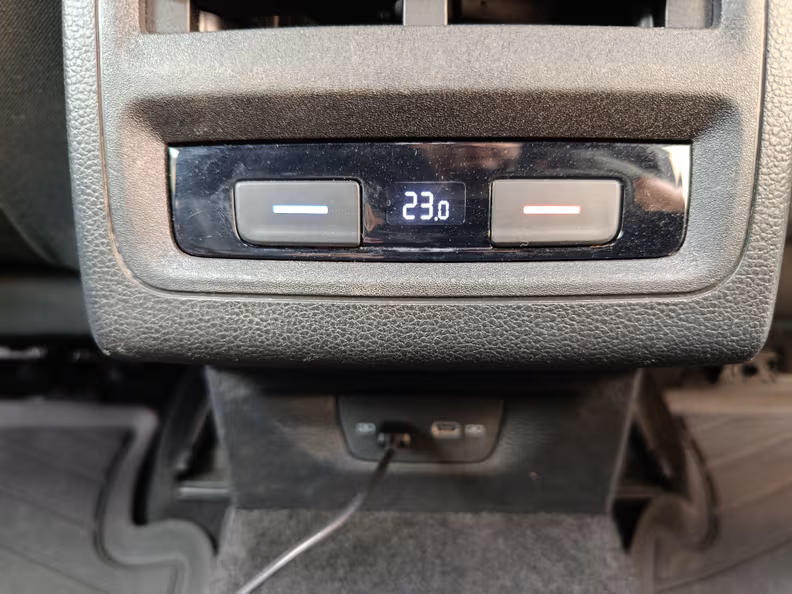 Volkswagen Golf - 27