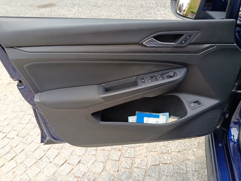 Volkswagen Golf - 32