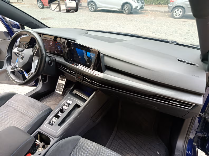 Volkswagen Golf - 22
