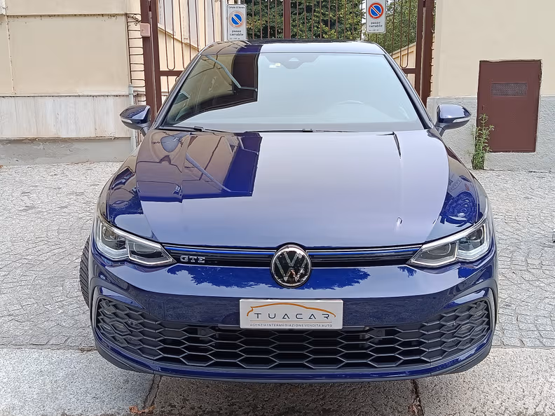 Volkswagen Golf - 2